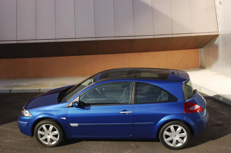  Renault Megane 2006 года  (фото 17 из 41)